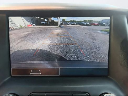 Used 2021 GMC Acadia SLE w/ Driver Convenience Package FWD image 27