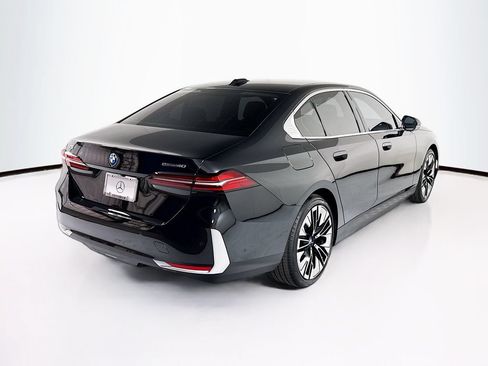 Used 2025 BMW i5 eDrive40i w/ Premium Package RWD image 5