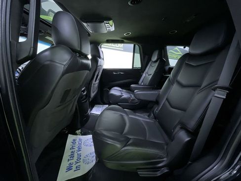 Used 2020 Cadillac Escalade Platinum image 27