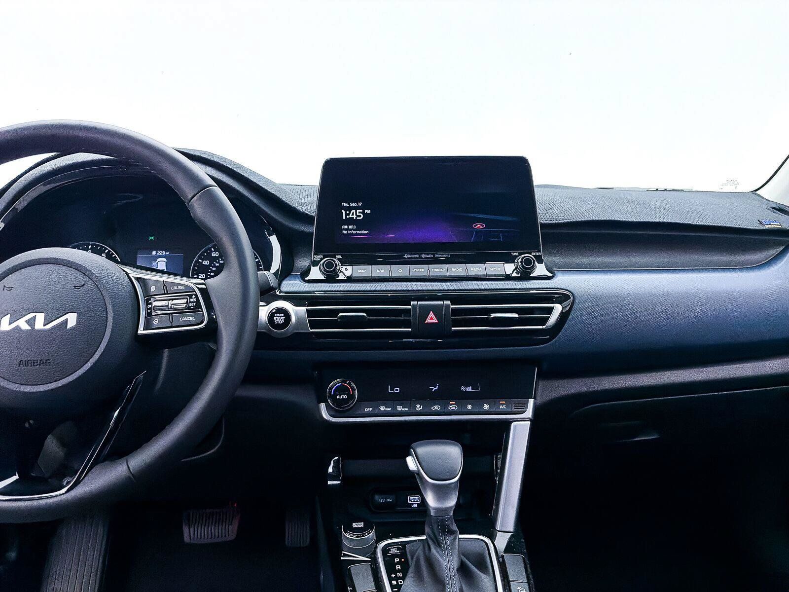 Used 2023 Kia Seltos S w/ Navigation Package FWD image 6
