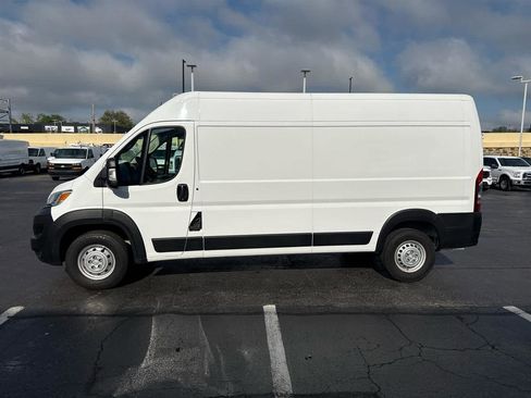 Used 2024 RAM ProMaster 2500 w/ Convenience Group FWD image 5