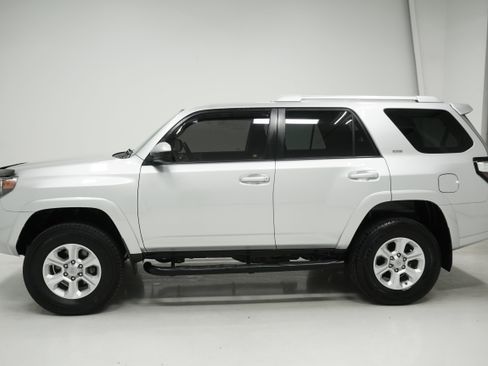 Used 2014 Toyota 4Runner SR5 image 7