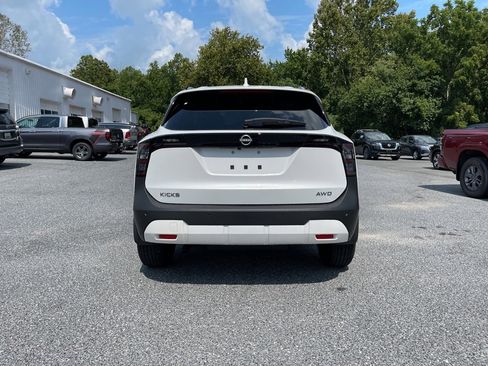 New 2025 Nissan Kicks SV w/ SV Premium Package image 5