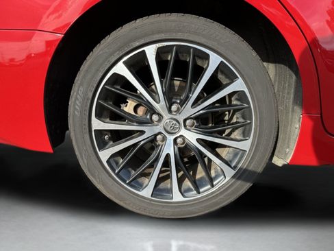 Used 2019 Toyota Camry SE FWD image 25