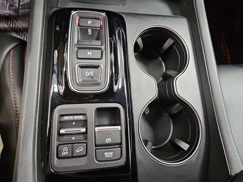 Used 2025 Honda Pilot TrailSport image 20
