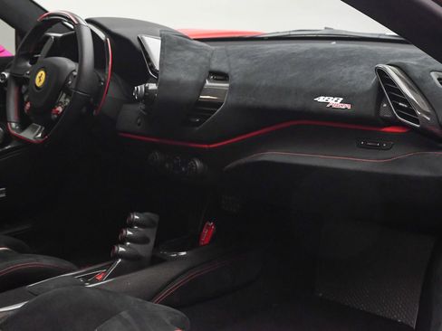 Used 2020 Ferrari 488 Pista Coupe RWD image 37