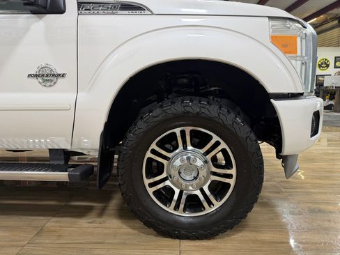 Used 2013 Ford F250 Platinum w/ FX4 Off Road Pkg AWD/4WD image 4