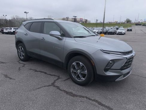 Used 2024 Chevrolet Blazer LT w/ Convenience Package FWD image 6