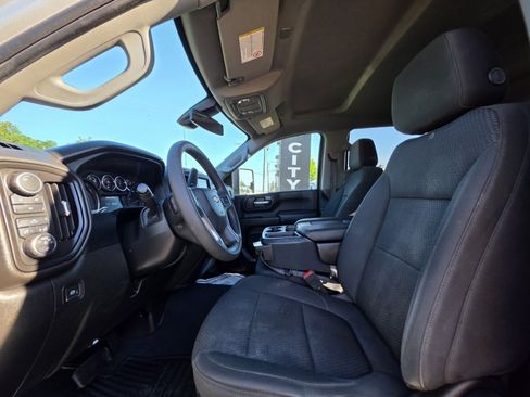 Used 2022 Chevrolet Silverado 2500 Custom w/ Custom Value Package AWD/4WD image 10