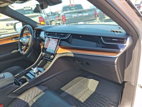 Certified 2022 Jeep Grand Cherokee Summit AWD/4WD image 27