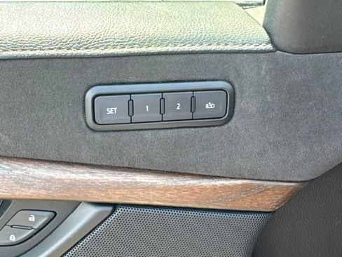 Used 2020 Cadillac Escalade ESV Luxury AWD/4WD image 35