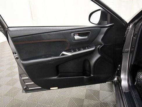 Used 2015 Toyota Camry XSE FWD image 13