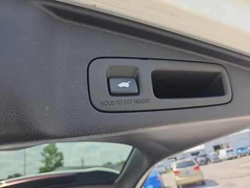 Used 2018 Honda CR-V Touring image 20