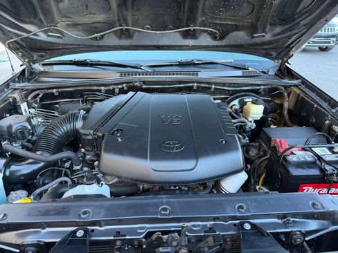 Used 2015 Toyota Tacoma PreRunner image 21