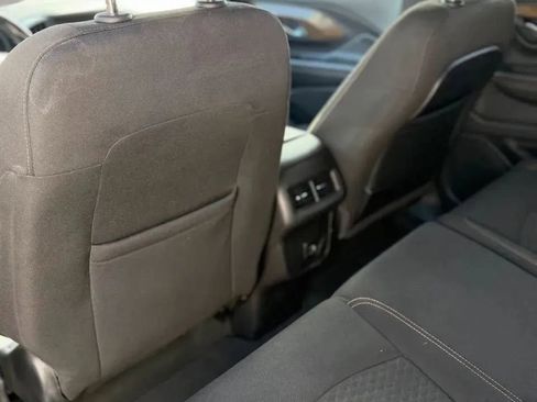 Used 2018 GMC Terrain SLE w/ Driver Convenience Package AWD/4WD image 17