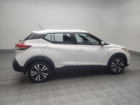 Used 2020 Nissan Kicks SV image 10
