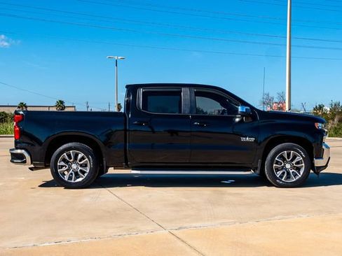 Used 2020 Chevrolet Silverado 1500 LT w/ Texas Edition image 2