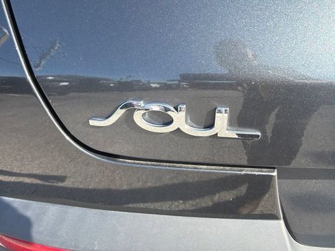 Used 2021 Kia Soul S FWD image 14