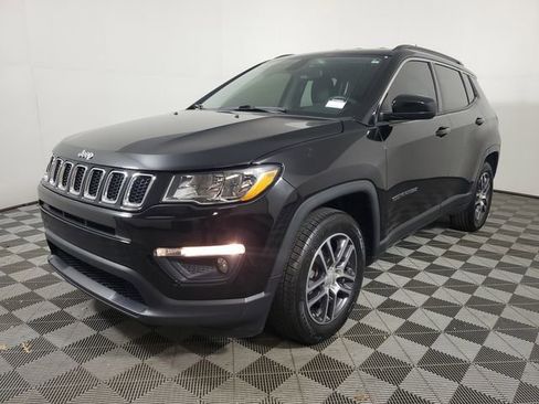 Used 2018 Jeep Compass Latitude w/ Popular Equipment Group image 3