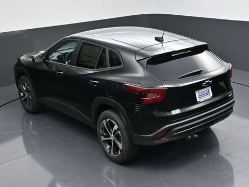 Used 2026 Chevrolet Trax RS w/ Sunroof Package FWD image 40