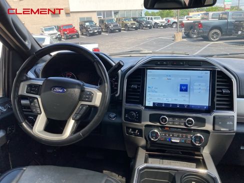 Used 2022 Ford F250 Lariat w/ Black Appearance Pkg image 21