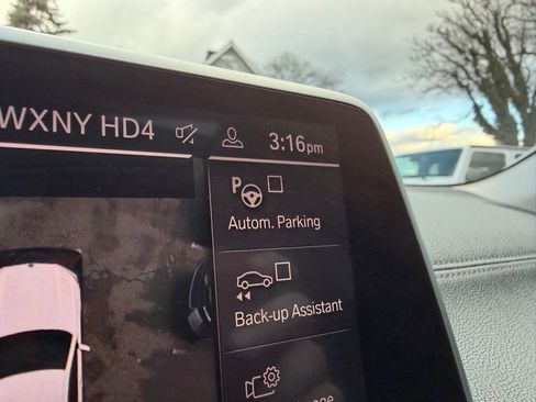 Used 2020 BMW 750i xDrive w/ Cold Weather Package image 17