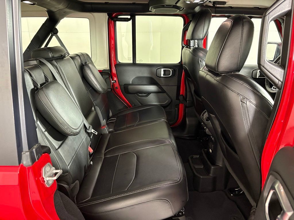 Used 2022 Jeep Wrangler Unlimited Sahara w/ Cold Weather Group AWD/4WD image 41