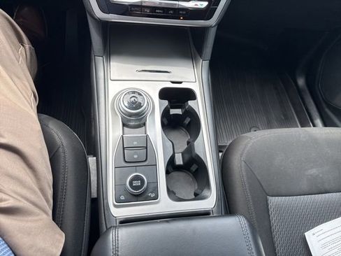 Used 2022 Ford Explorer XLT AWD/4WD image 21