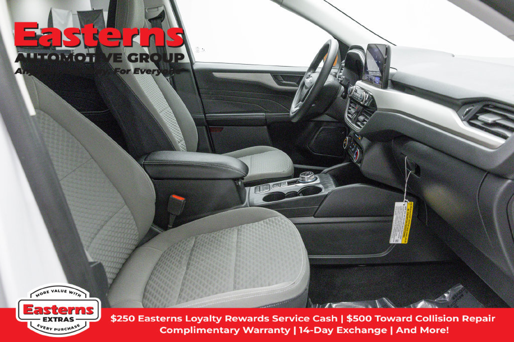 Used 2022 Ford Escape SE FWD image 25