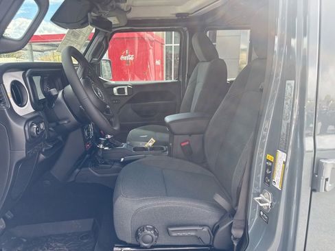 New 2026 Jeep Gladiator Willys image 9