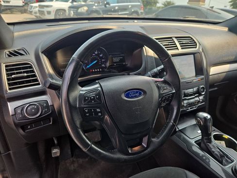 Used 2019 Ford Explorer XLT w/ Equipment Group 202A FWD image 8