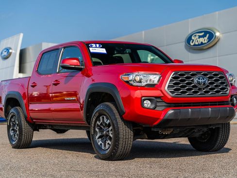 Used 2021 Toyota Tacoma TRD Off-Road AWD/4WD image 1