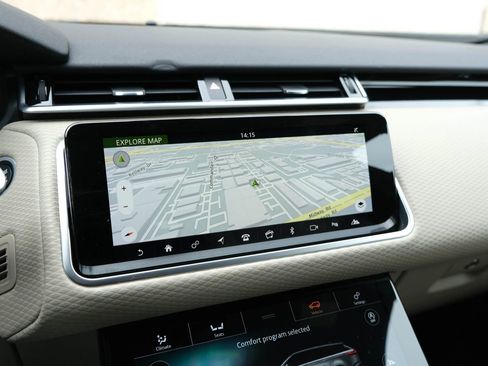 Used 2020 Land Rover Range Rover Velar R-Dynamic S image 39