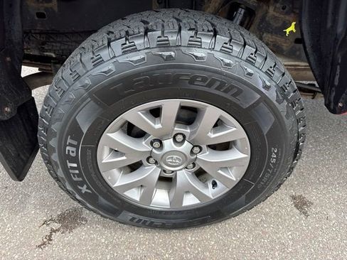 Used 2016 Toyota Tacoma SR5 w/ SR5 Appearance Package (SN) AWD/4WD image 35