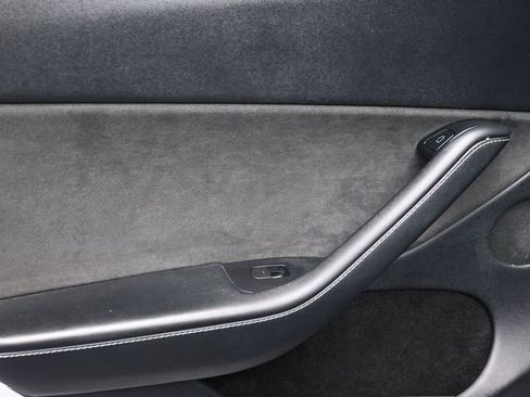 Used 2023 Tesla Model Y Long Range AWD/4WD image 11