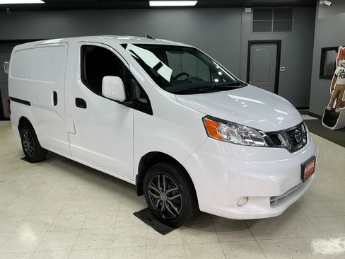 Used 2020 Nissan NV200 SV FWD image 2