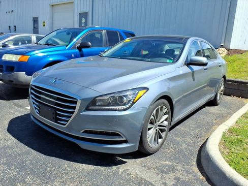 Used 2015 Hyundai Genesis 3.8 w/ Option Group 04 RWD image 2