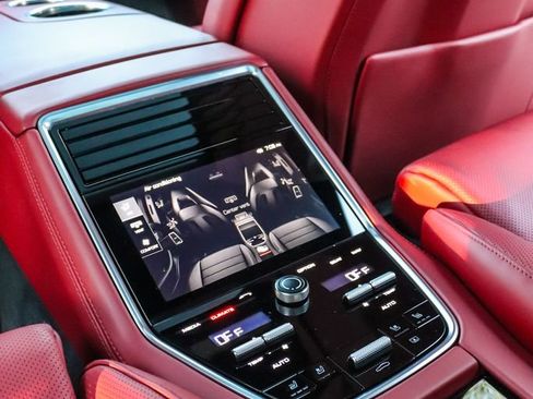 Used 2017 Porsche Panamera Turbo image 25