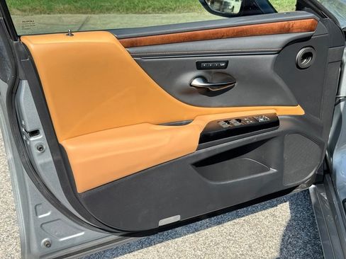 Certified 2022 Lexus ES 350 w/ Premium Package FWD image 29