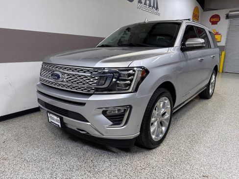 Used 2018 Ford Expedition Platinum image 4