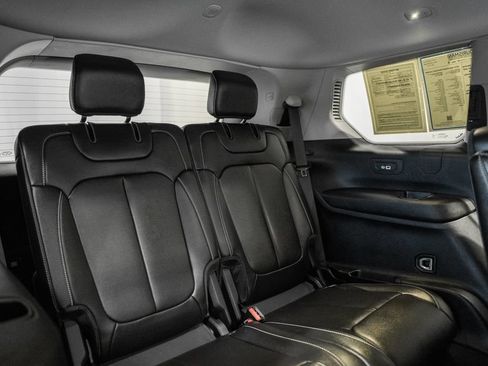 Certified 2023 Jeep Grand Cherokee L Limited AWD/4WD image 35