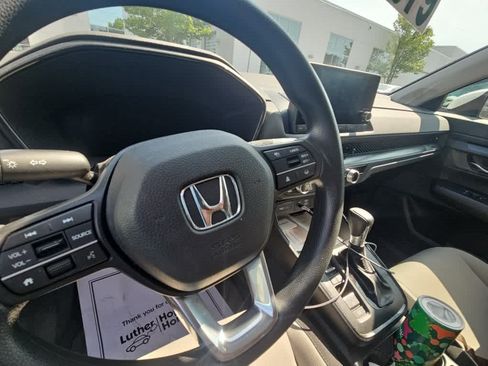 Used 2024 Honda CR-V EX image 6