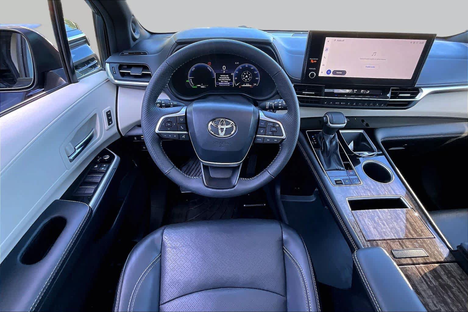 Certified 2025 Toyota Sienna Limited AWD/4WD image 6