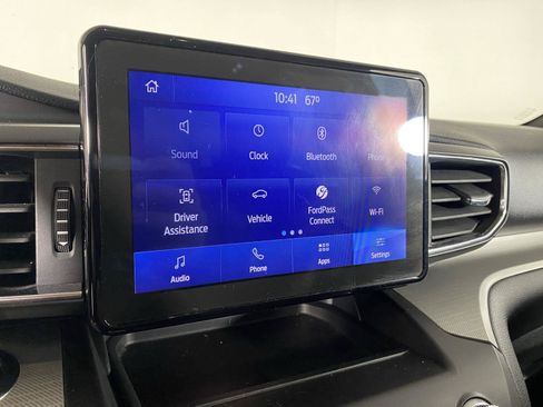 Used 2020 Ford Explorer XLT w/ Equipment Group 202A AWD/4WD image 8