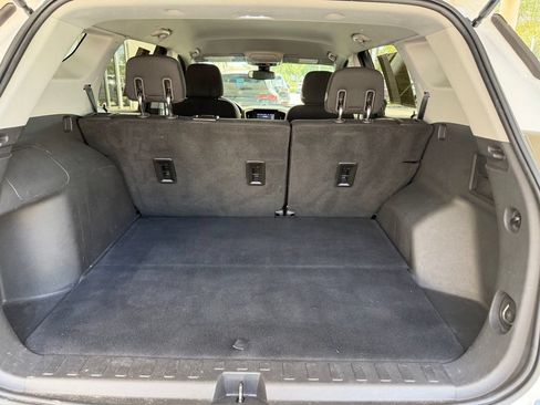Used 2020 GMC Terrain SLE FWD image 32