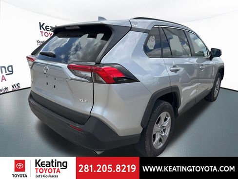 Used 2025 Toyota RAV4 XLE image 7