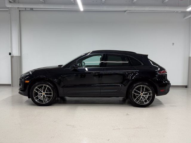 Certified 2026 Porsche Macan AWD/4WD image 2