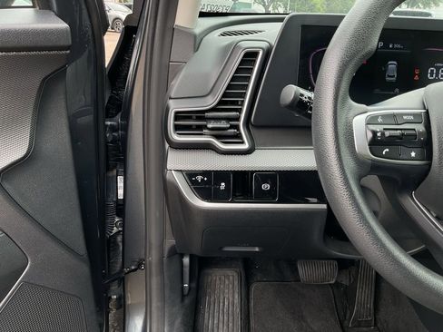 Used 2024 Kia Sportage LX FWD image 25