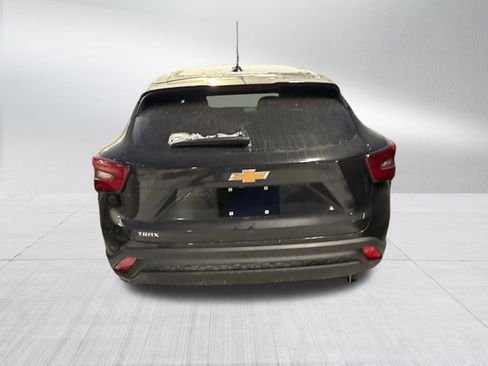 Used 2026 Chevrolet Trax LS w/ LS Convenience Package image 5