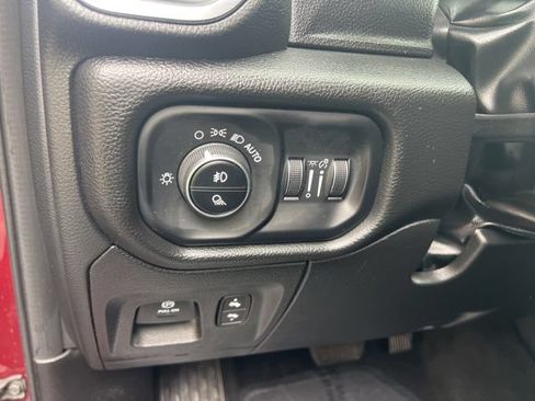 Used 2025 RAM 1500 Laramie AWD/4WD image 8